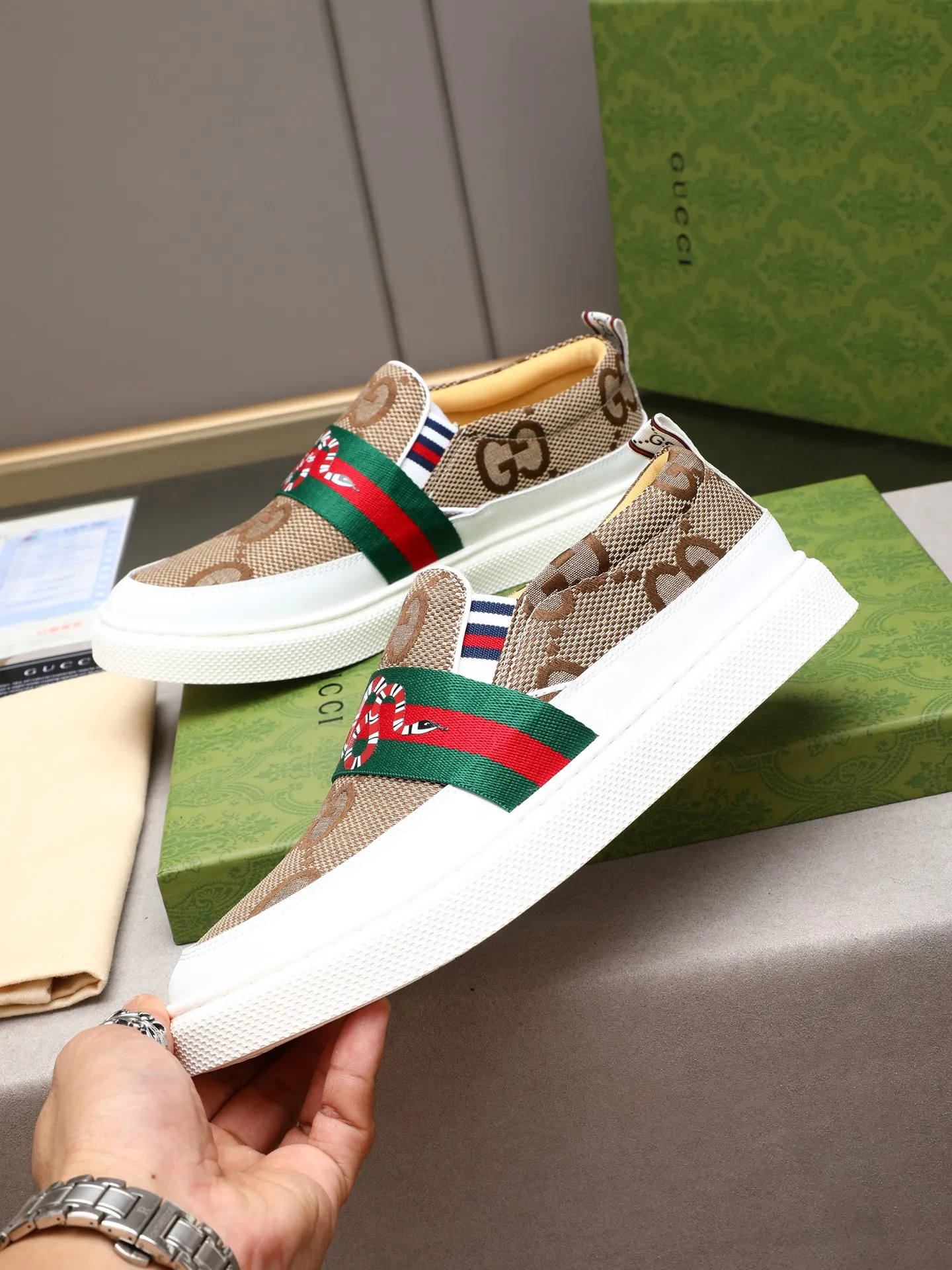 PP400 Dior upper cowhide ➕Dior classic fabric ➕Leather lining original non-slip wear-resistant lightweight soft outsole Style category: men's casual shoes, trendy style, comfortable on the feet Color: actual picture color 38-44 size (45 customized)